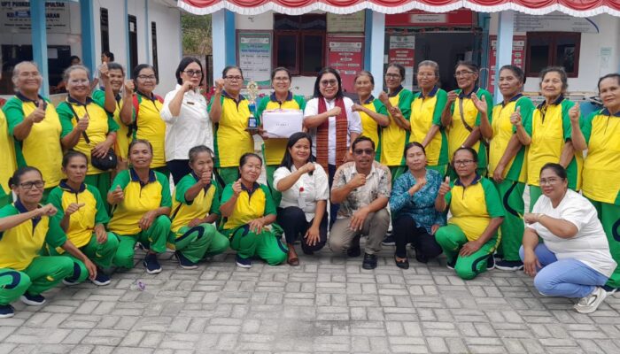 Desa Lumban Silintong Pagaran Juara 1 Paduan Suara Lansia