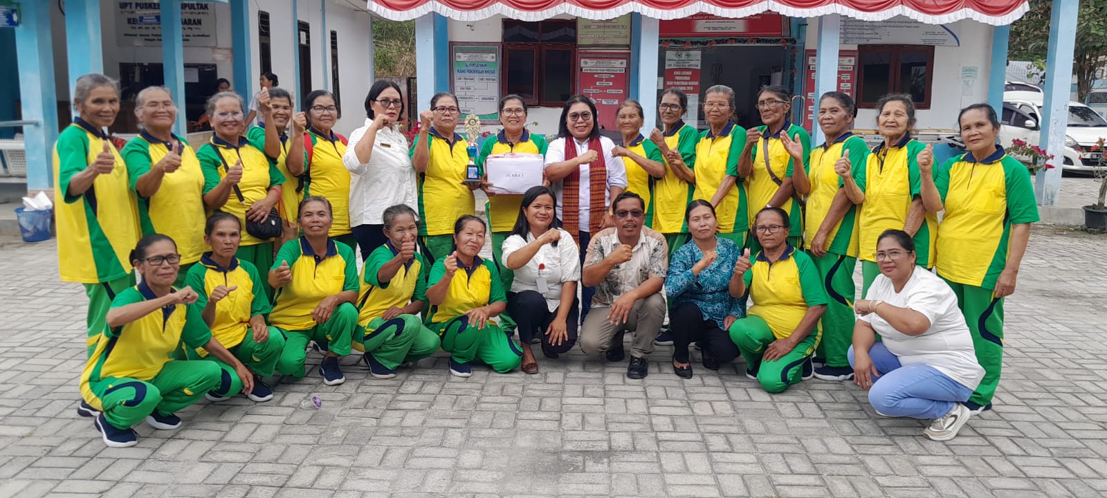 Desa Lumban Silintong Pagaran Juara 1 Paduan Suara Lansia