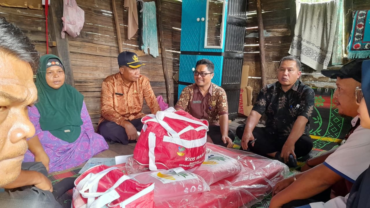 Dinsos Madina Turun Langsung Monitoring Penyaluran Bansos Di Siabu