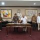 Direktur Jenderal Pajak (Dirjen Pajak) Kementerian Keuangan, Bimo Wijayanto; Direktur Jenderal Mineral dan Batubara (Dirjen Minerba) Kementerian Energi dan Sumber Daya Mineral (ESDM), Tri Winarno; serta Kepala SKK Migas, Djoko Siswanto, menandatangani Perjanjian Kerja Sama (PKS).