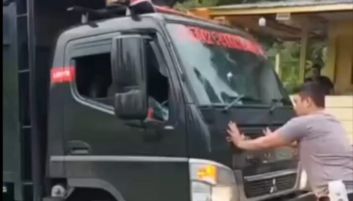 Viral, Video Truk Nyaris Tabrak Polisi Di Batu Jomba Tapsel