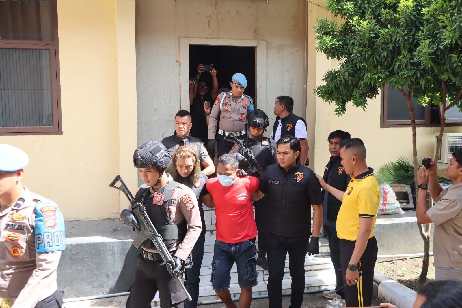 Buruh Bangunan Bunuh Pemilik Rumah