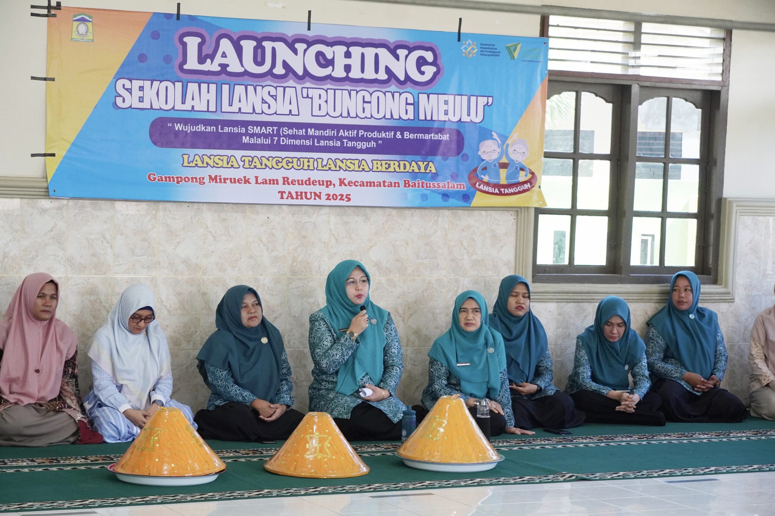 Ketua TP-PKK Aceh Besar Launching Sekolah Lansia Bungong Meulu