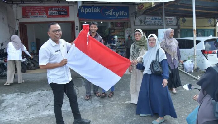 Jelang HUT RI, ASN Bener Meriah Sumbang Ribuan Bendera Merah Putih Untuk Masyarakat