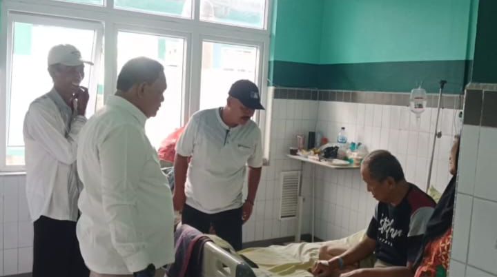 Dahnil Ginting Bantu Warga Terbaring Sakit Di RS Haji Medan