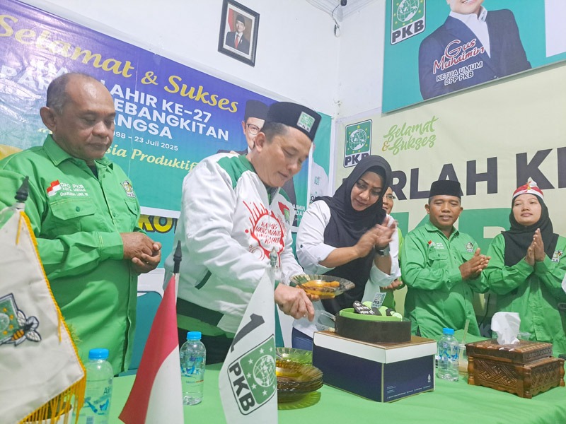 Harlah Ke-27, PKB Medan Gelar Bakti Sosial Dan Pemotongan Tumpeng