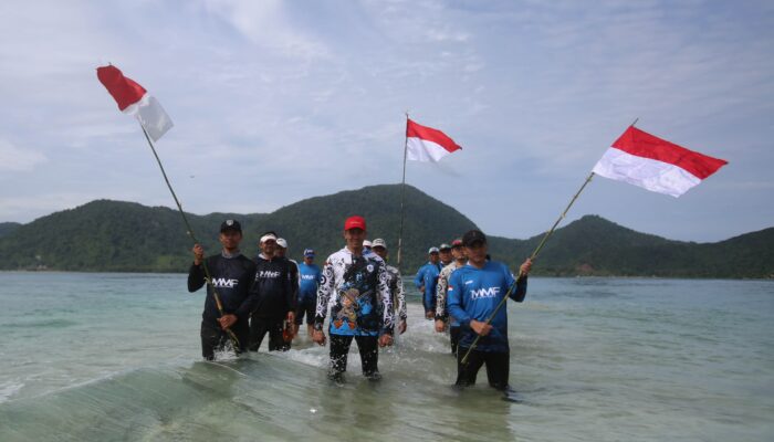 Komunitas Pemancing Merah Mata Fishing Kibarkan Bendera Di Pulau Tuan Aceh Besar