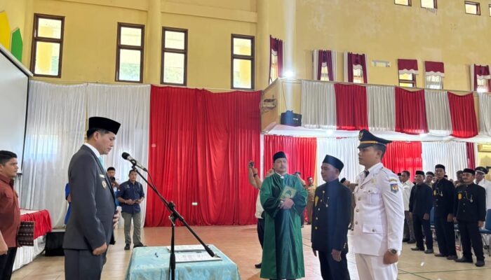 Bupati Aceh Selatan Lantik Puluhan Kepala Desa, Ingatkan Soal Transparansi Dana Desa