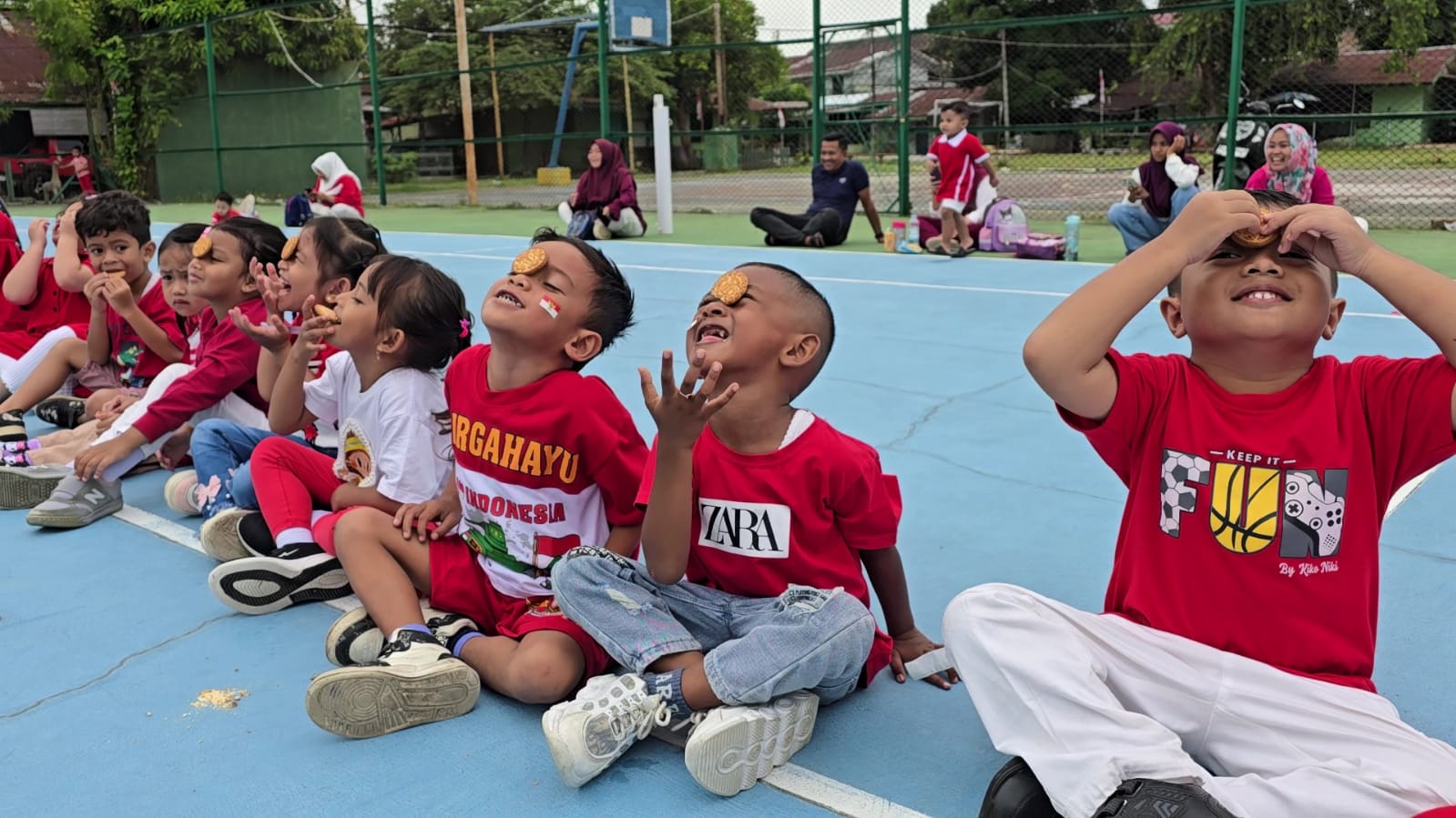 Semangat Ibu Dan Anak TK Lilawangsa Meriahkan HUT Ke-80 RI
