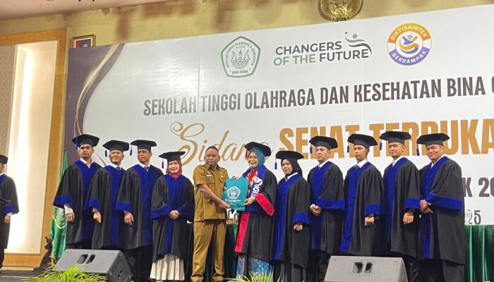 Plt Kadis Pendidikan Kota Binjai Hadiri Wisuda ke-34 STOK Bina Guna