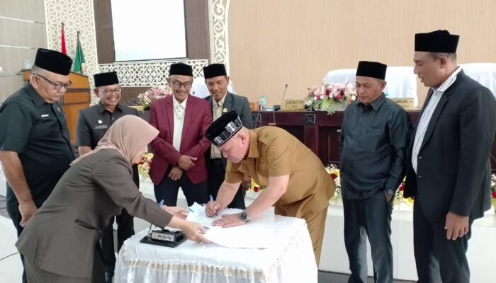DPRK Aceh Utara Sampaikan Laporan Gabungan Komisi Terhadap Empat Raqan