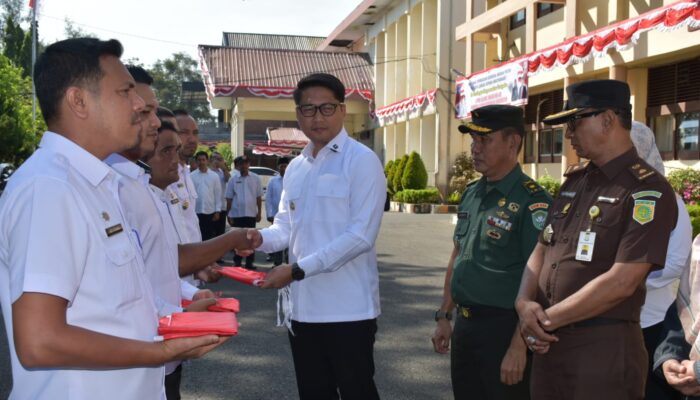 Muhammad Haikal Pimpin Apel Pembagian 3.410 Bendera Merah Putih
