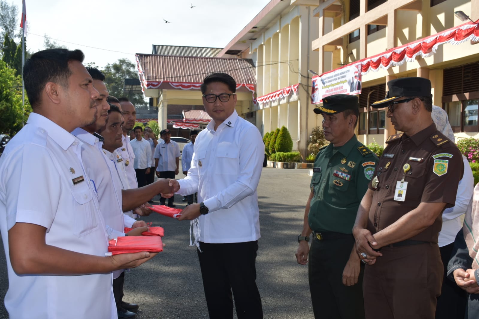 Muhammad Haikal Pimpin Apel Pembagian 3.410 Bendera Merah Putih