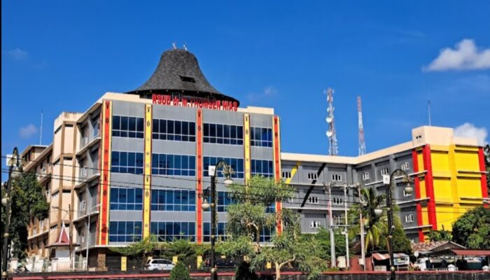 Masyarakat Keluhkan Pelayanan RSUD Thomsen Nias