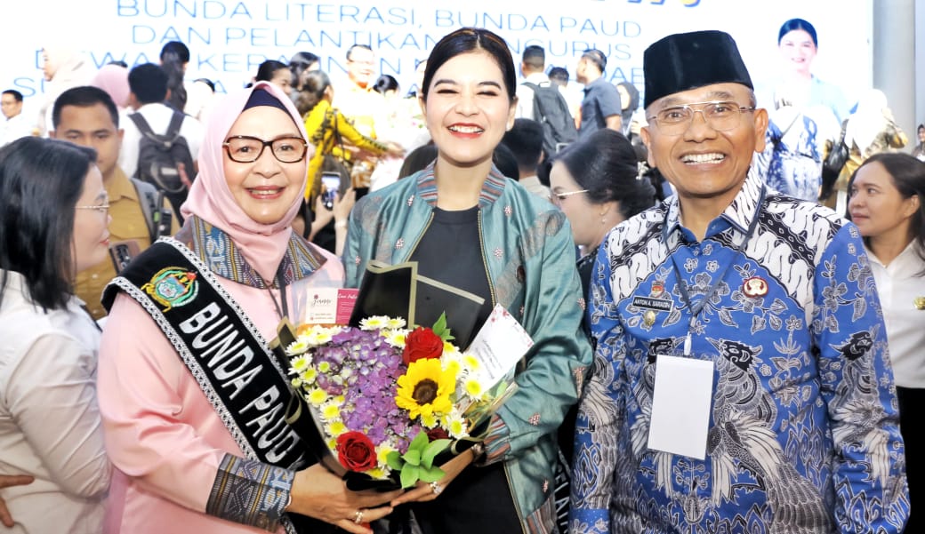 Darmawati Anton AS Dikukuhkan Sebagai Bunda PAUD Dan Bunda Literasi Simalungun