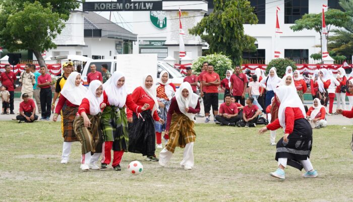 Bakiak, Tarik Tambang, Hingga Futsal Sarung! Begini Serunya Agustusan Di Korem Lilawangsa