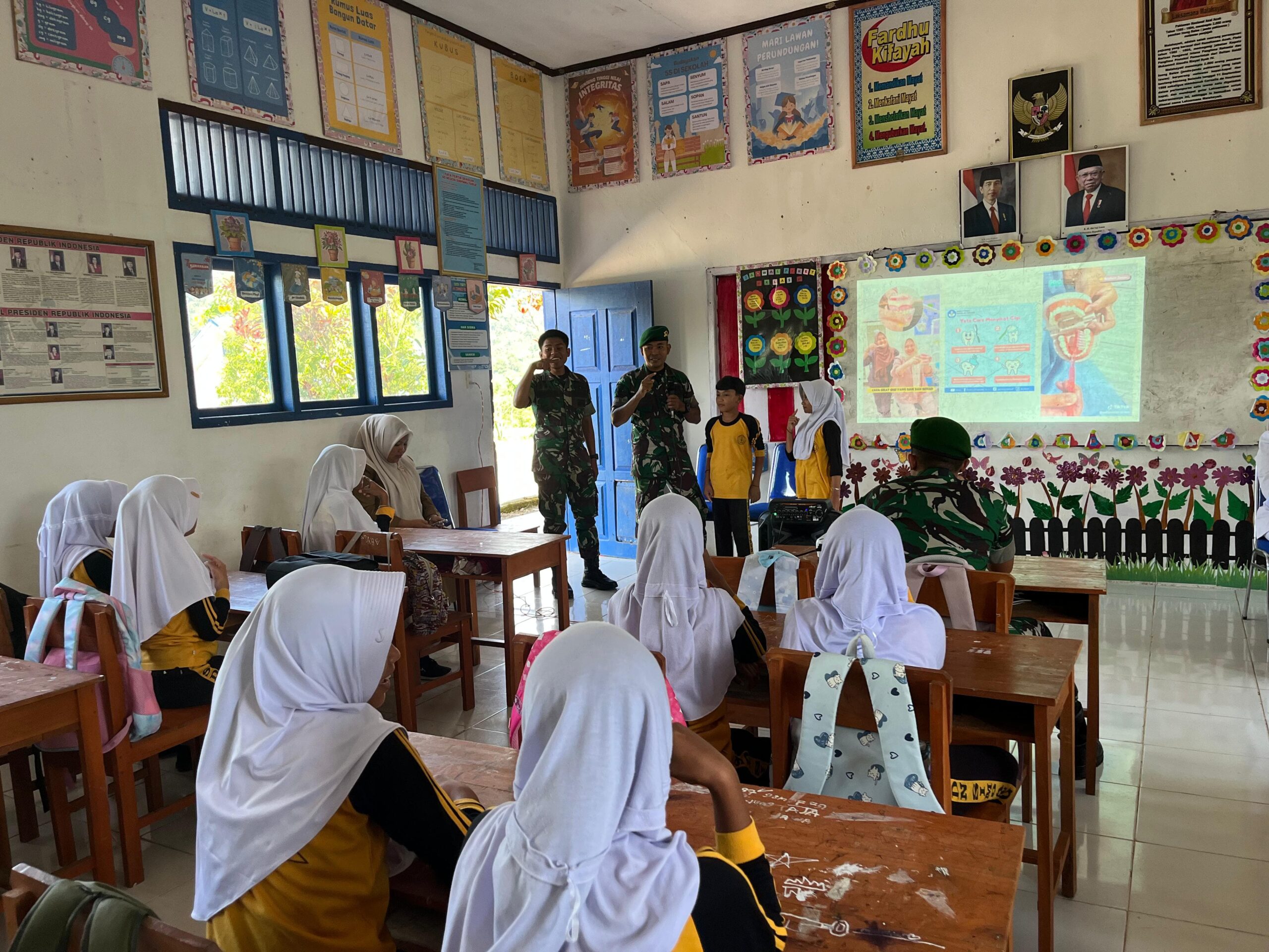 Yonif TP-857/ GG Mane Beri Pembekalan Dokter Cilik