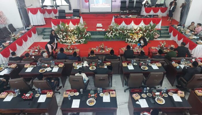 Peripurna DPRD Toba Mendengar Pidato Kenegaraan Presiden RI Pada HUT Ke-80 RI
