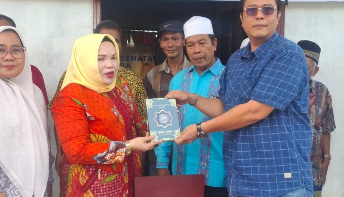 Anggota DPRD Sumut Derliana Siregar Bantu Madrasah Di Tapsel