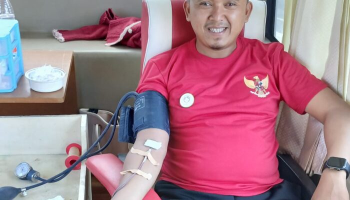 MAN 1 Padangsidimpuan Bersama IKAMANSA Donor Darah Sambut HUT Ke-80 RI