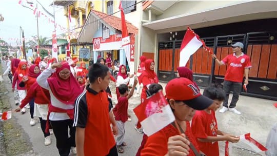 Semarakkan HUT RI, Warga Sidorame Barat 1 Ikuti Jalan Sehat