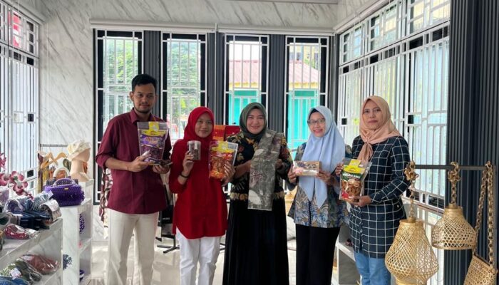 Bank Sumut Serahkan Bantuan Ke Galeri Dekranasda Kota Binjai