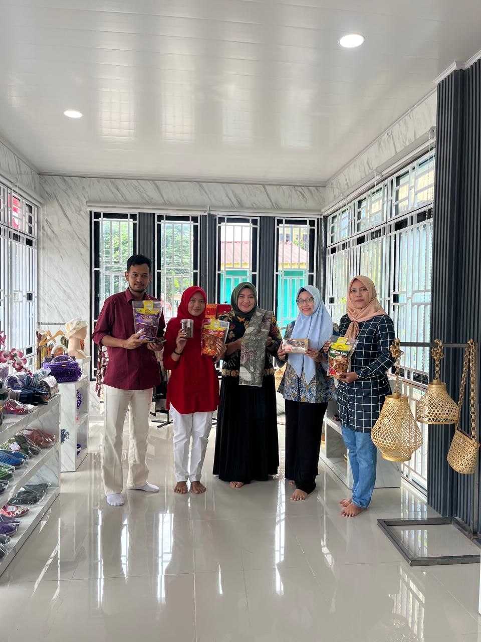 Bank Sumut Serahkan Bantuan Ke Galeri Dekranasda Kota Binjai