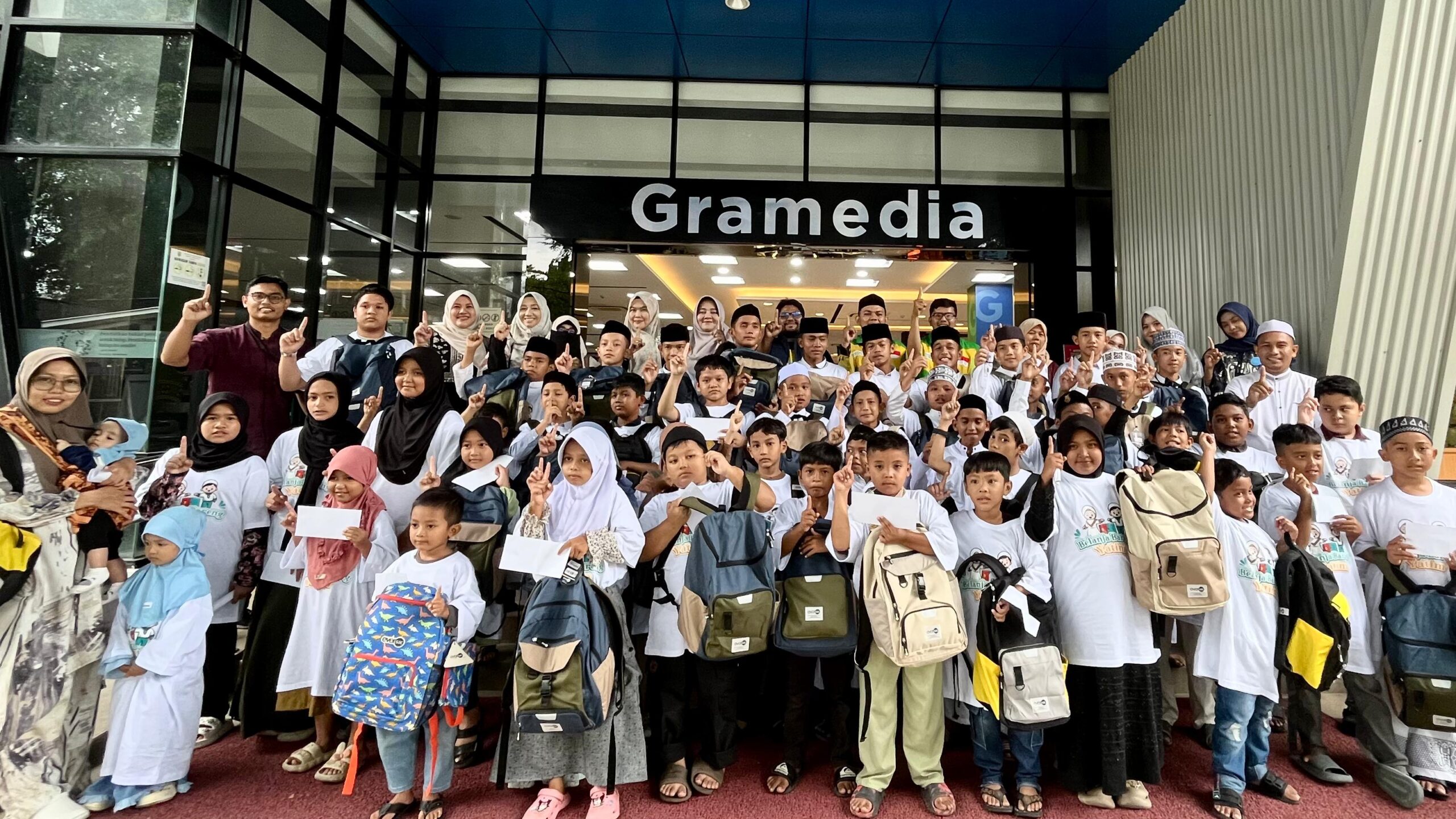 18 Santri Dayah Wakaf Barbate Ikut Serunya Program Belanja Yatim BSI Maslahat