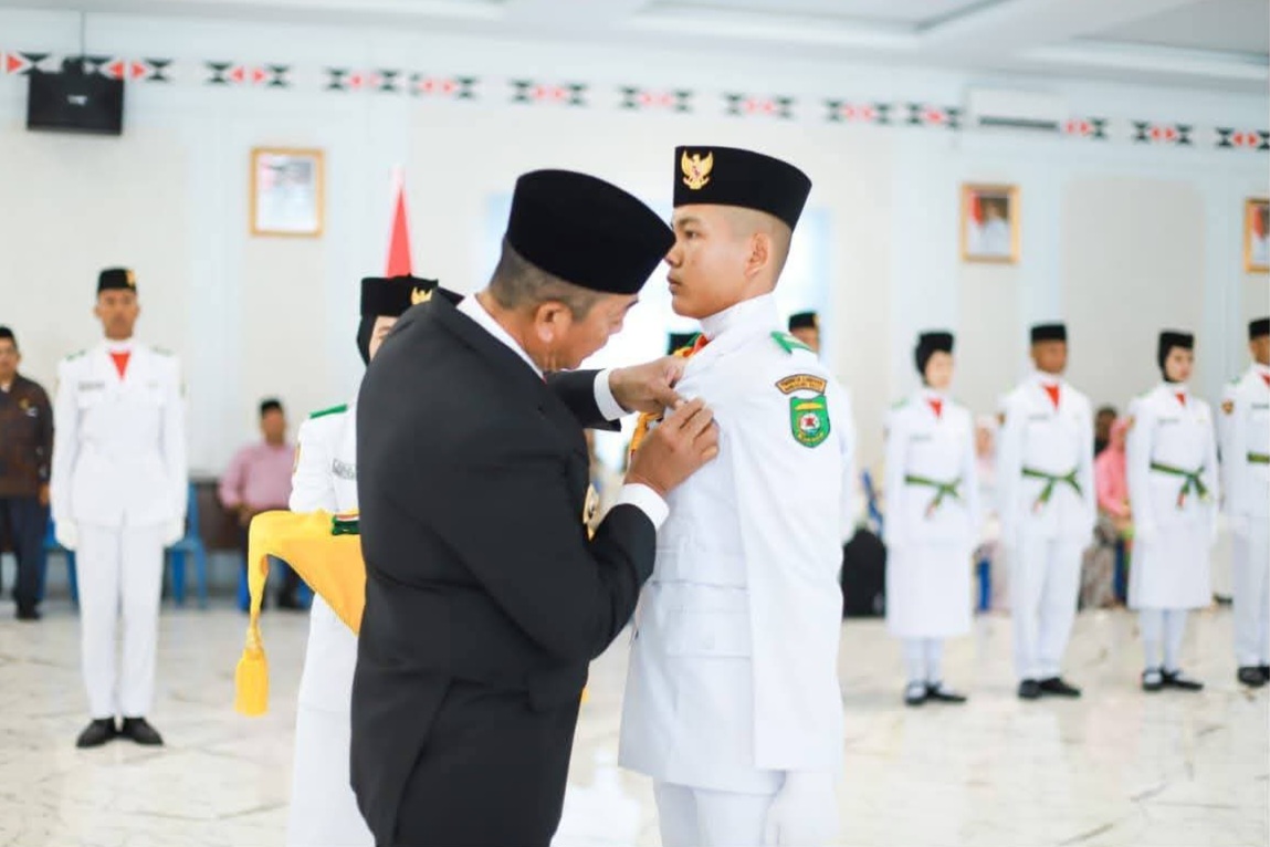 34 Paskibraka Madina Dikukuhkan