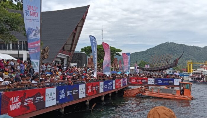 Ribuan Pengunjung Padati Venue Aquabike Championsip 2025 Di Balige