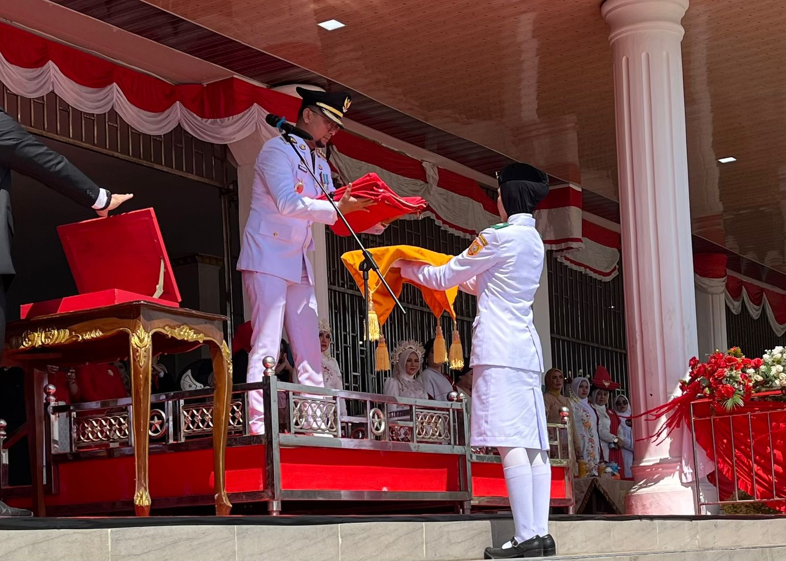 Pertama Kalinya, Fery Simatupang Pimpin Upacara HUT Ke 80 RI Di Labusel