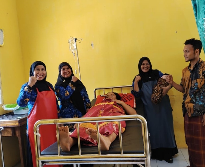 Bayi HUT Ke-80 RI Lahir Normal Di Puskesmaa Batang Bulu