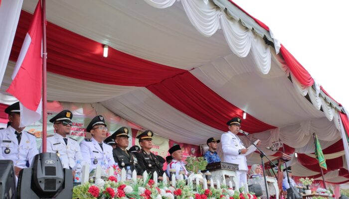 Peringatan HUT RI Di Besitang Diwarnai Pemberian Santunan Dan Penghargaan