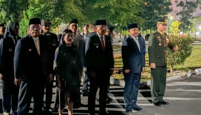 Wali Kota Apel Kehormatan Dan Renungan Suci Di TMP P.Siantar