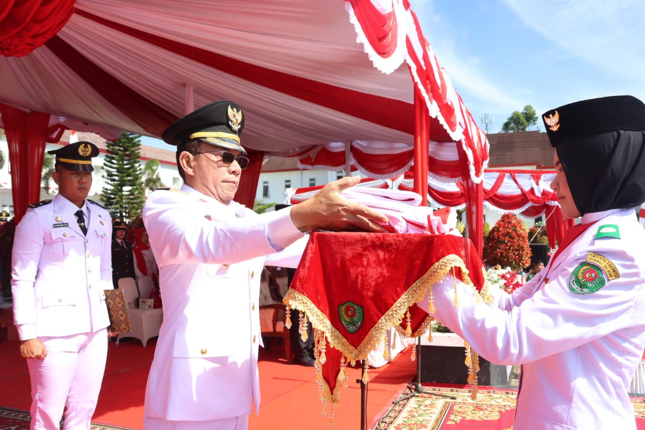Perdana, Bupati Gus Irawan Pasaribu Pimpin Upacara HUT RI Pemkab Tapsel