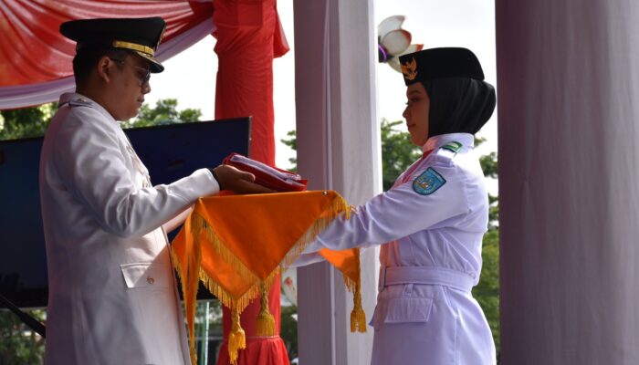 Jeffry Sentana Pimpin Upacara HUT Ke-80 RI Di Lapangan Merdeka