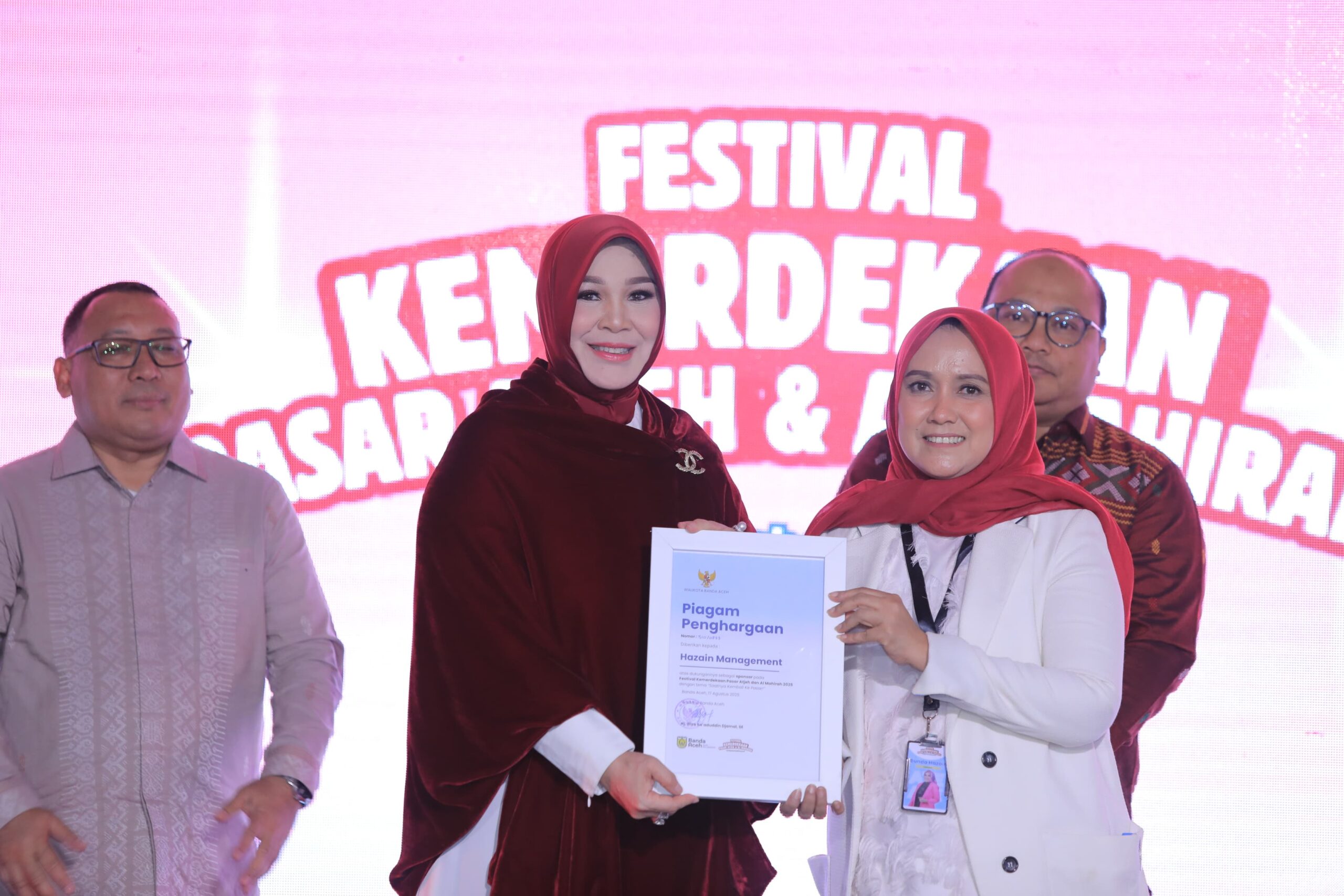 Illiza Tutup Festival Kemerdekaan Pasar Aceh 2025