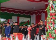 Kapolres Agara Irup Penurunan Bendera HUT Ke-80 RI