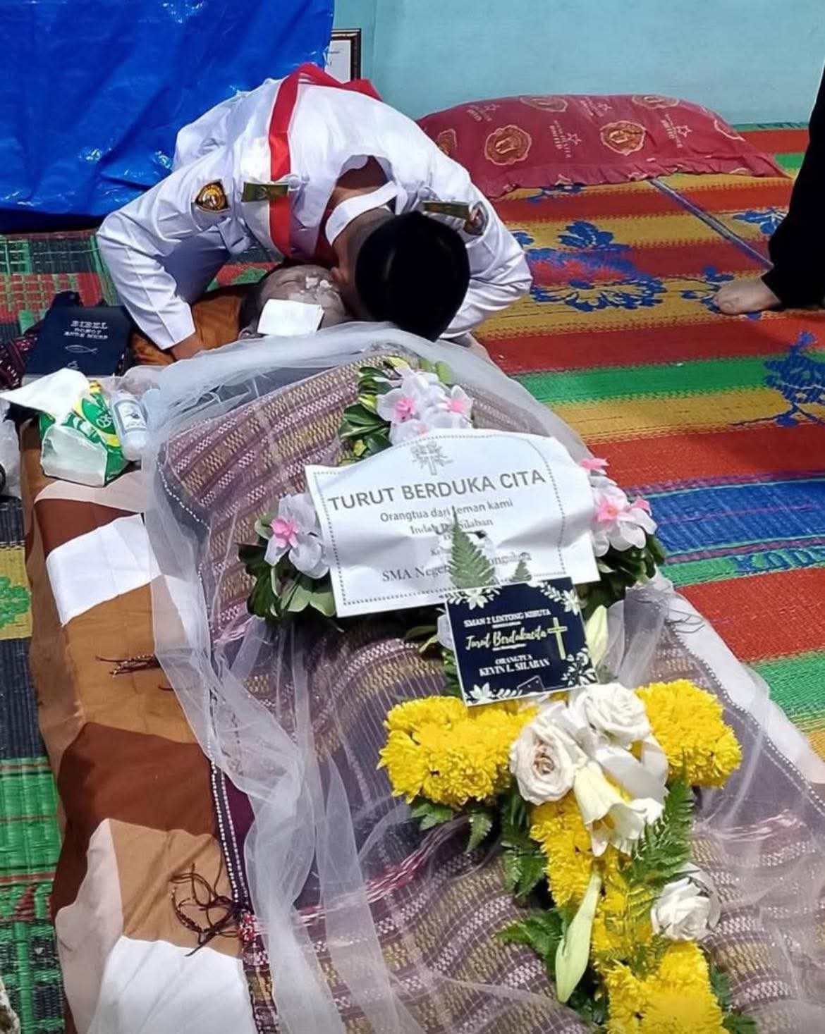 Laksanakan Tugas Negara, Komandan Paskibra Tinggalkan Jenazah Ayah