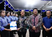 Pemkab Berikan Penghargaan Kepada Pasukan Paskibraka Samosir Tahun 2025