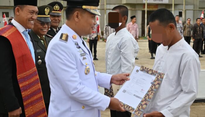HUT Ke-80 RI, 14 WBP Rutan Kelas IIB Humbahas Kembali Ke Masyarakat