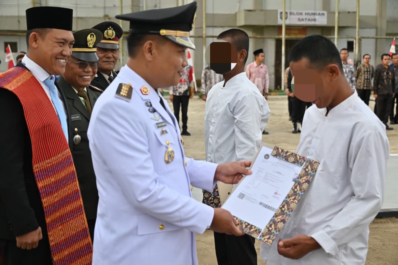 HUT Ke-80 RI, 14 WBP Rutan Kelas IIB Humbahas Kembali Ke Masyarakat