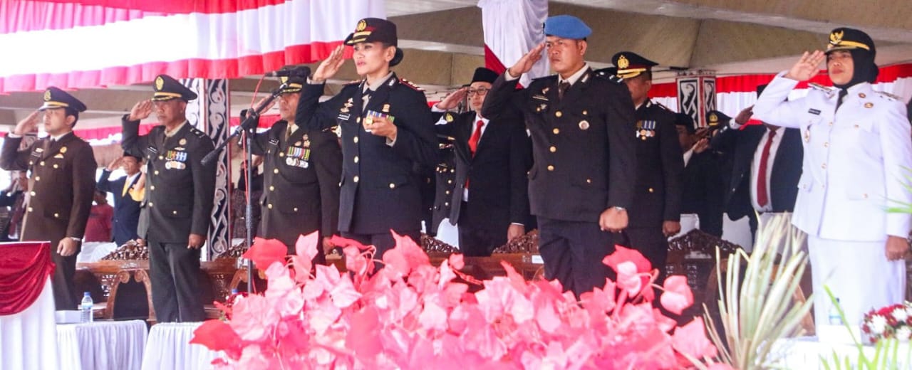Kapolres P.Siantar Irup Penurunan Bendera