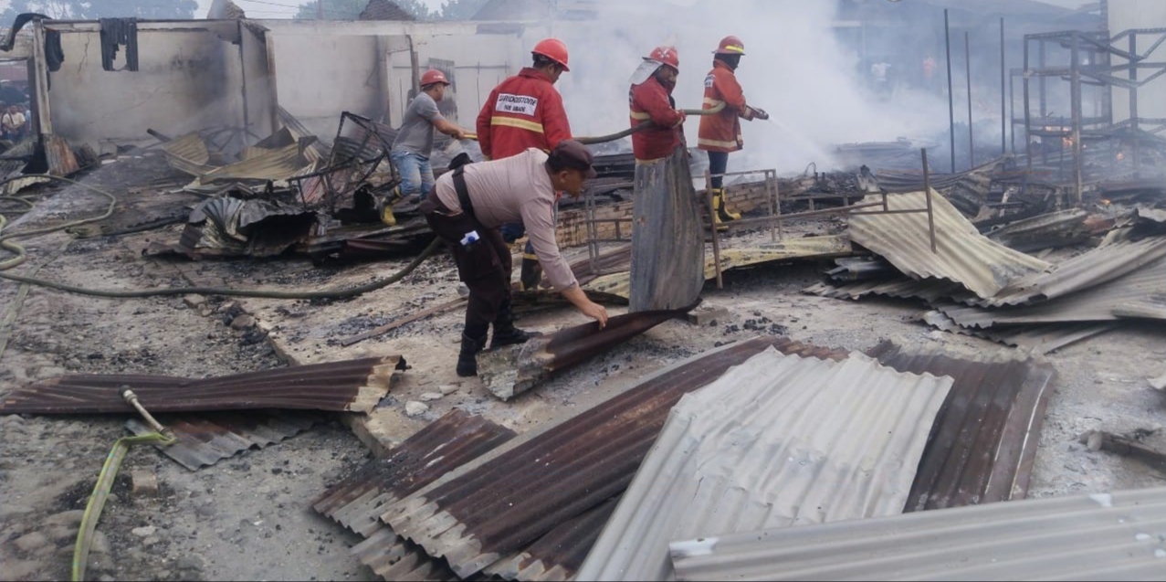 140 Kios Pajak Baru Serbelawan Ludes Terbakar