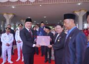 Terima Satya Lencana 30 Tahun, Pegawai RSUD Kotapinang Ini Terharu