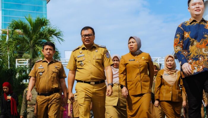 Komit Eleminasi Tuberkolosis, Asri Ludin Tambunan Tinjau Pemeriksaan TB Di PT Mark Dynamics Indonesia