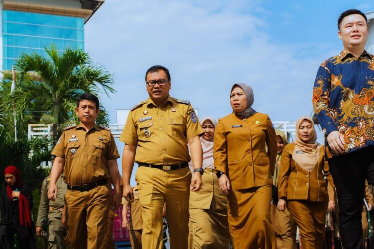Komit Eleminasi Tuberkolosis, Asri Ludin Tambunan Tinjau Pemeriksaan TB Di PT Mark Dynamics Indonesia