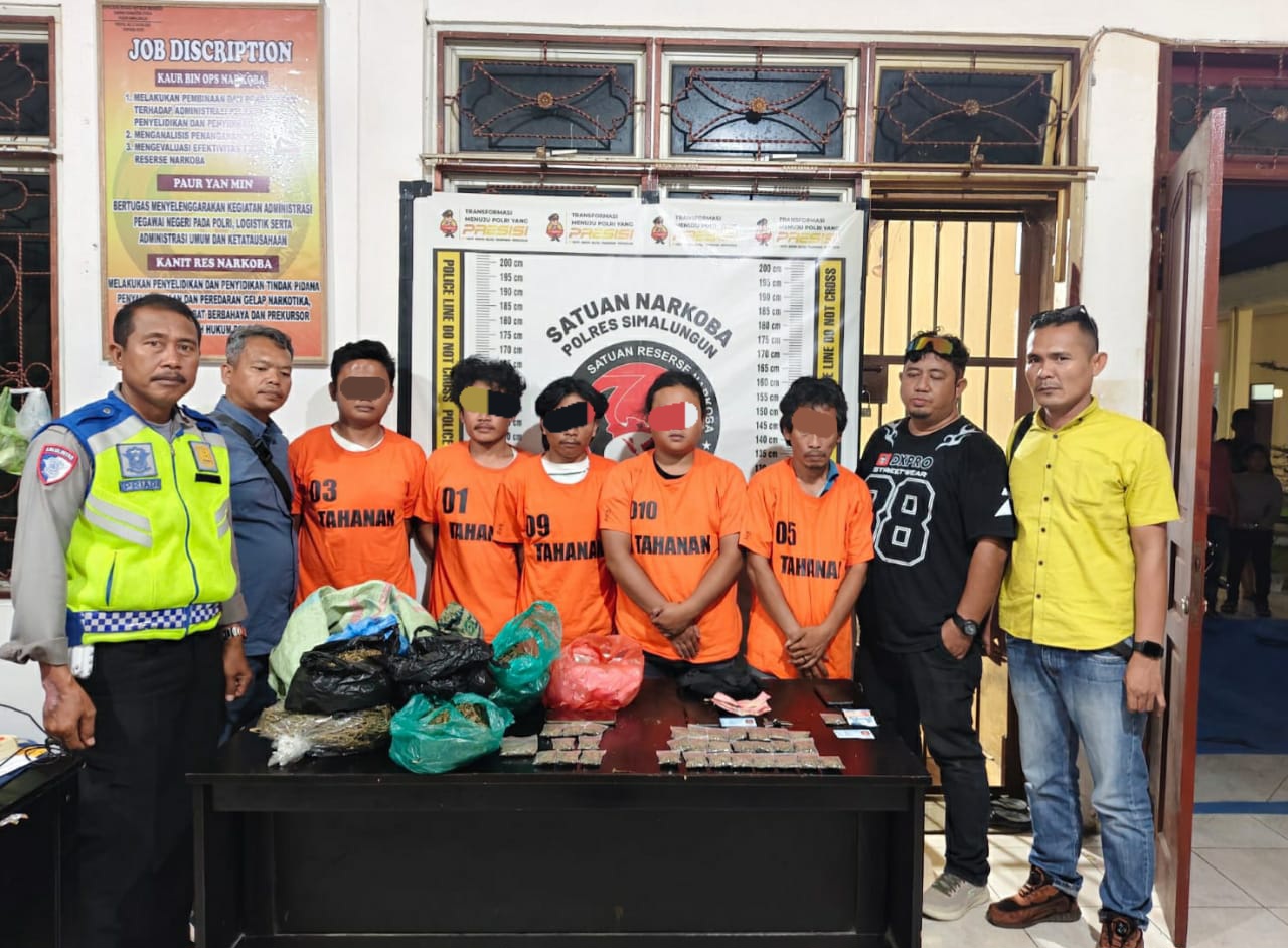 Polsek Parapat Tangkap 5 Laki-laki Dewasa Bersama Barbuk 2,7 Kg Ganja