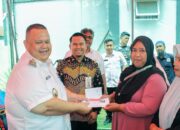 Pemkab Agara Salurkan Bantuan Sembako