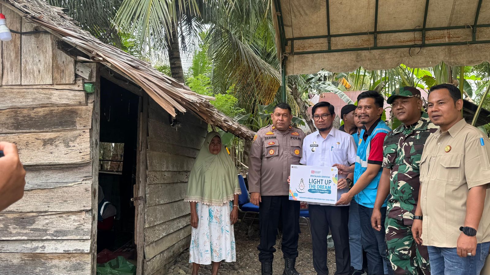 Camat Kuala Dukung Program Light Up The Dream Dari PLN